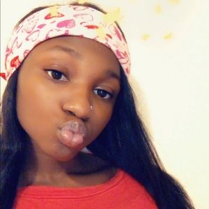 Meet your Posher, Kwelona